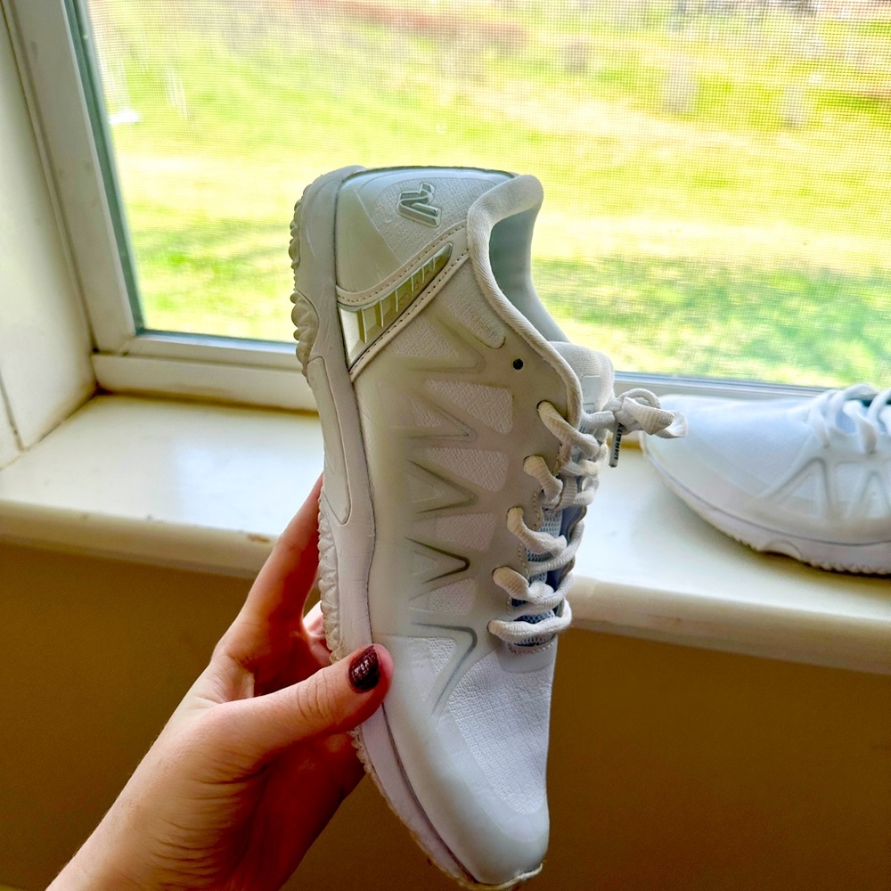 Varsity brand DBL Edge 2 cheer shoe. Worn maybe 3 time.  Great condition.